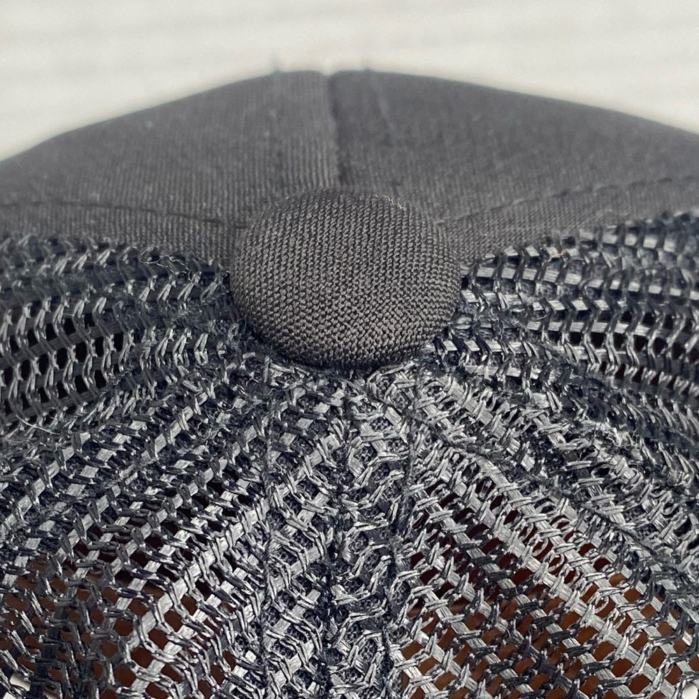Black Hurley trucker hat‎ - Picture 3 of 7